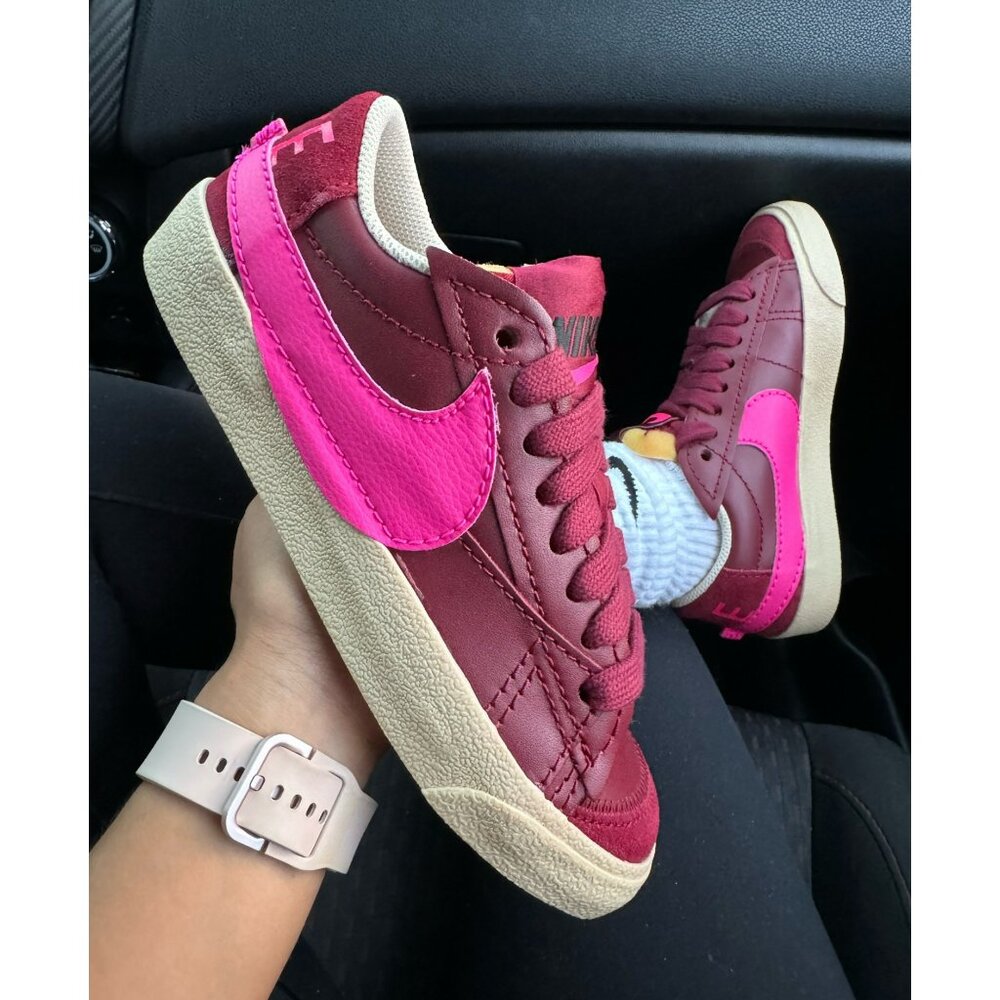 B20 6.5 Women’s NIKE BLAZER LOW 77 JUMBO TEAM RED/PINK PRIME DQ1470 600